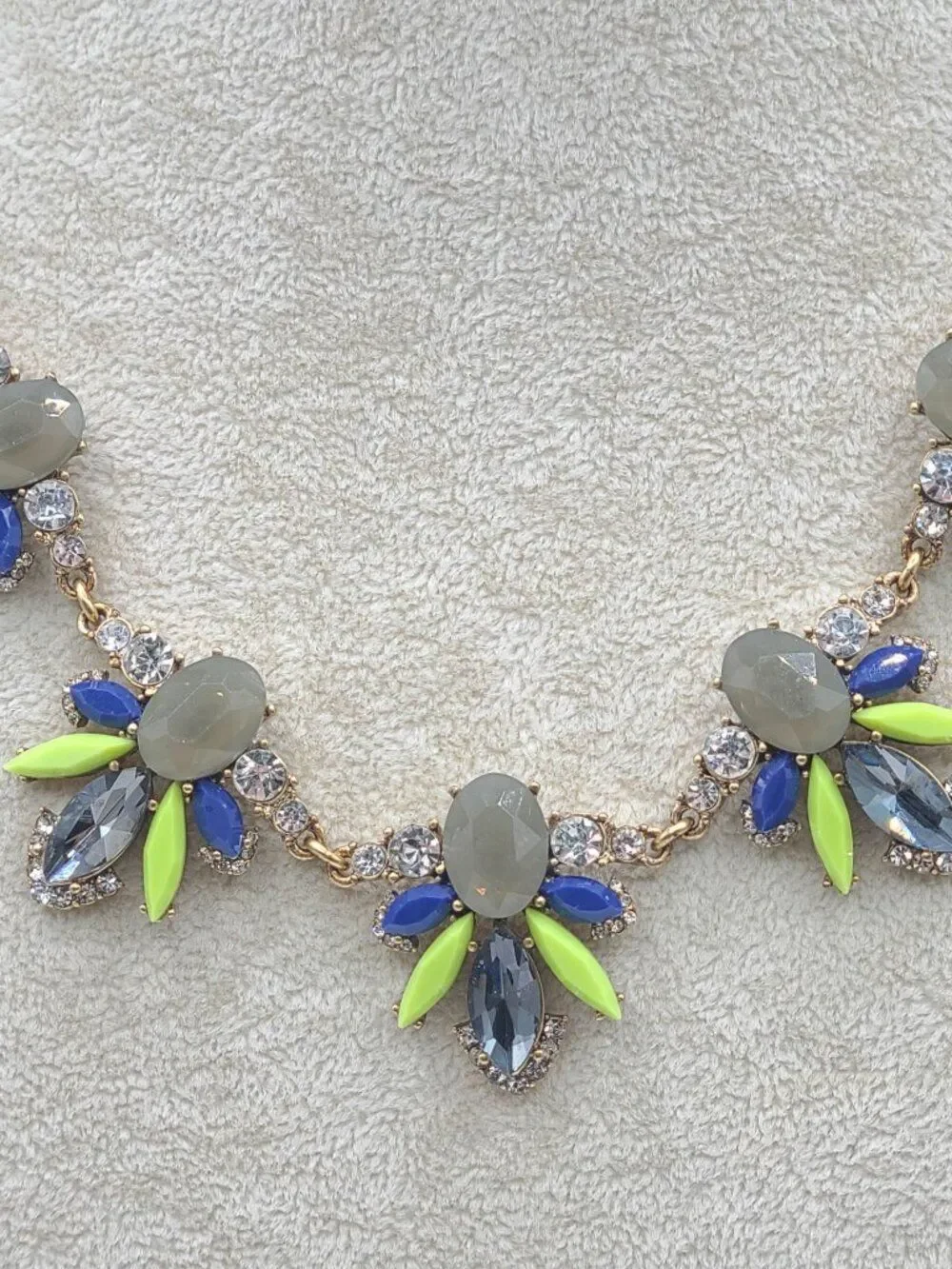 J Crew Green Gray Blue Crystal Gold Tone Necklace